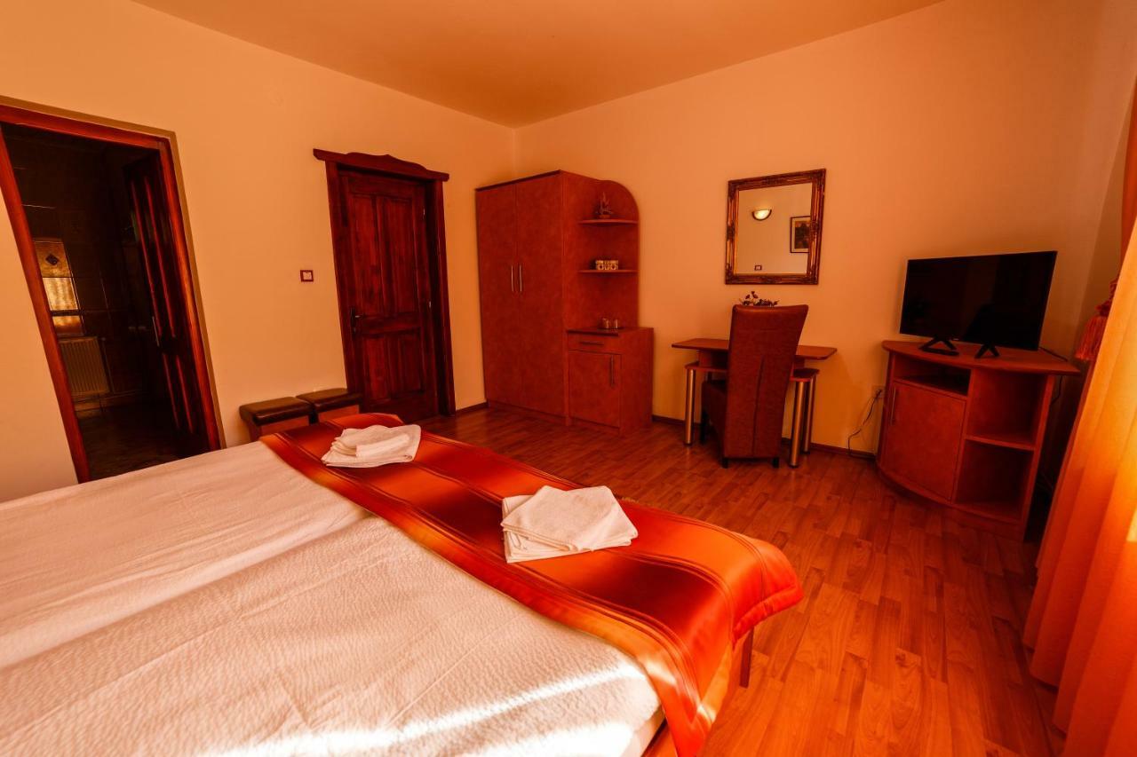 Bed and Breakfast Pensiunea Eva Sovata Exterior foto